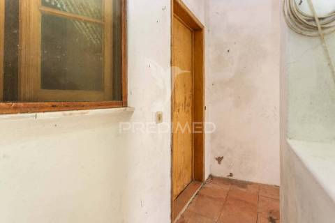 Moradia com logradouro, garagem , terraço e sotão