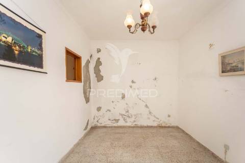 Moradia com logradouro, garagem , terraço e sotão