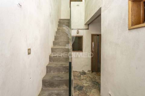 Moradia com logradouro, garagem , terraço e sotão