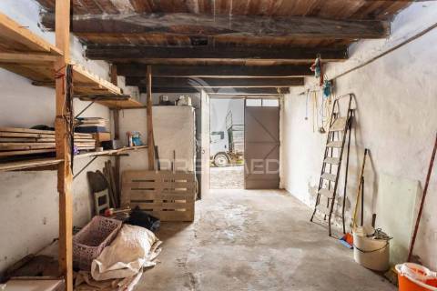 Moradia com logradouro, garagem , terraço e sotão