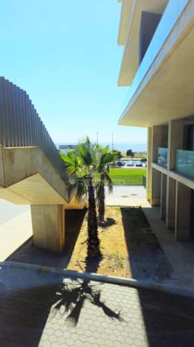 Apartamento t3 duplex na primeira linha de mar