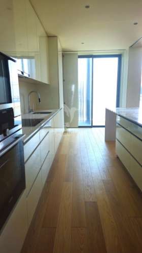 Apartamento t3 duplex na primeira linha de mar