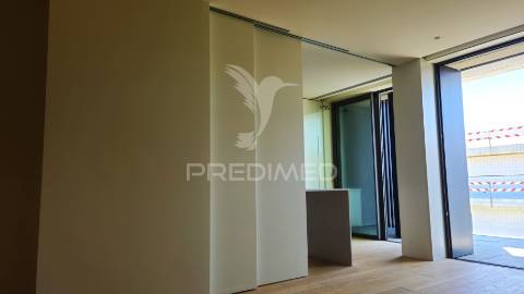 Apartamento t3 duplex na primeira linha de mar