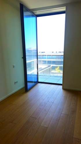 Apartamento t3 duplex na primeira linha de mar