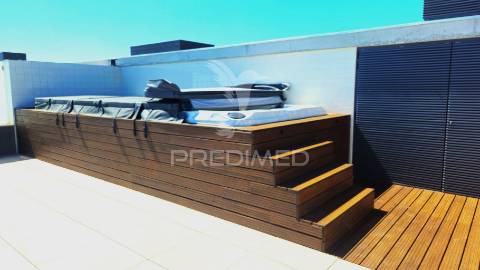 Apartamento t3 duplex na primeira linha de mar