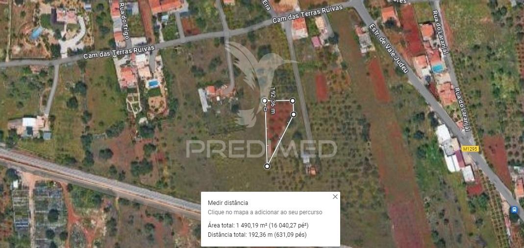 Terreno na zona de vale judeu, loulé