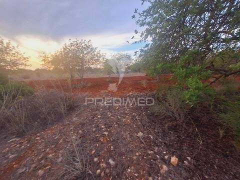 Terreno na zona de vale judeu, loulé