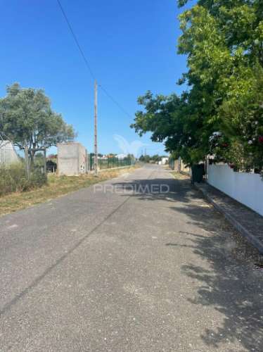 Moradia concelho da azambuja para remodelação