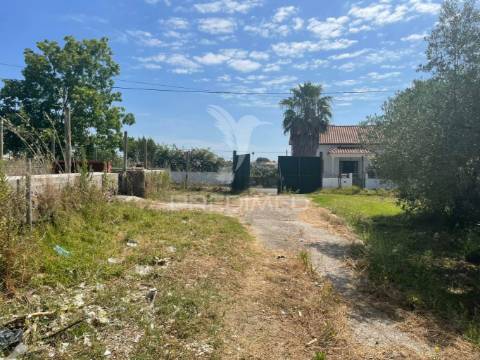 Moradia concelho da azambuja para remodelação