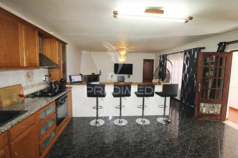 Duas moradias t1 em lote de 364m2 em fernão ferro