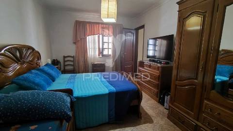 Duas moradias t1 em lote de 364m2 em fernão ferro