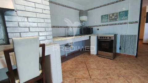 Duas moradias t1 em lote de 364m2 em fernão ferro