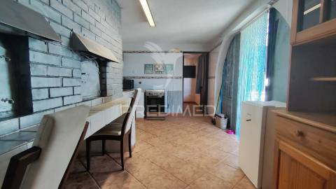 Duas moradias t1 em lote de 364m2 em fernão ferro