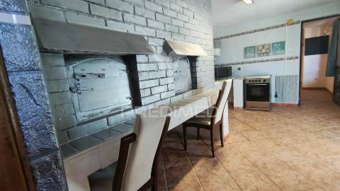 Duas moradias t1 em lote de 364m2 em fernão ferro