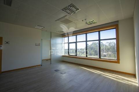 Centro de escritorios na beloura / sintra