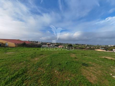 Terreno de 1.290 m2 com projecto aprovado