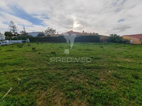 Terreno de 1.290 m2 com projecto aprovado