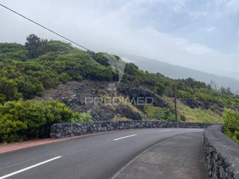 Terreno rústico, casteletes - urzelina