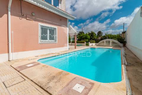 Fernão ferro, moradia t3 + 2, piscina e garagem