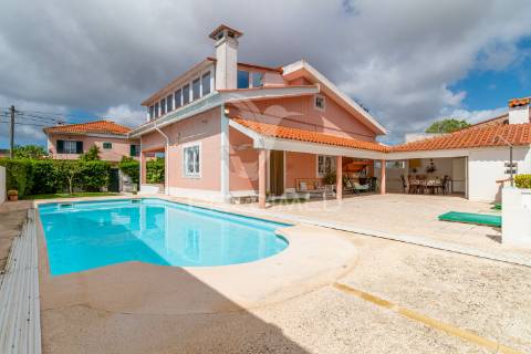 Fernão ferro, moradia t3 + 2, piscina e garagem