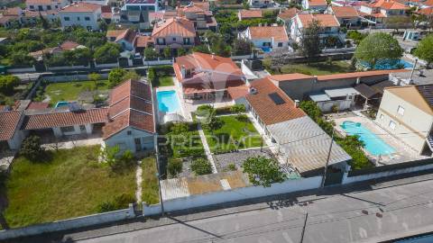 Fernão ferro, moradia t3 + 2, piscina e garagem