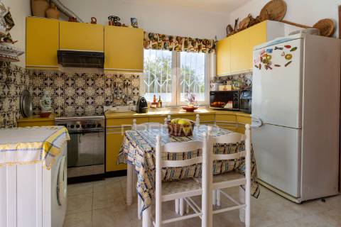 Fernão ferro, moradia t3 + 2, piscina e garagem