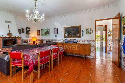 Fernão ferro, moradia t3 + 2, piscina e garagem