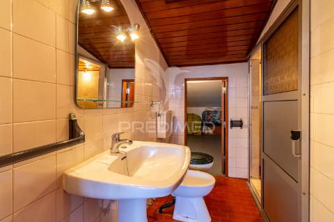 Fernão ferro, moradia t3 + 2, piscina e garagem