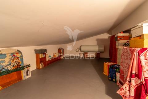 Fernão ferro, moradia t3 + 2, piscina e garagem