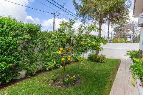 Fernão ferro, moradia t3 + 2, piscina e garagem