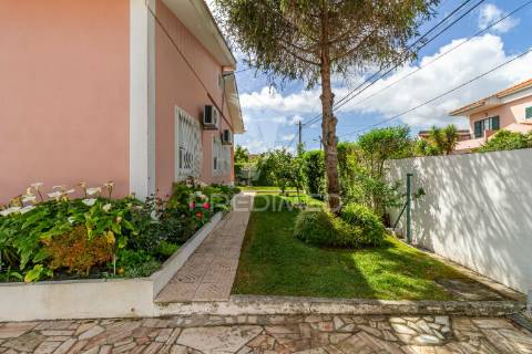Fernão ferro, moradia t3 + 2, piscina e garagem