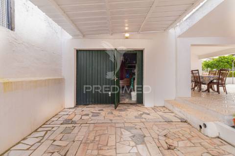 Fernão ferro, moradia t3 + 2, piscina e garagem