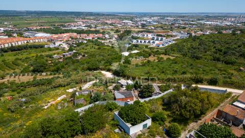 Terreno urbano com ruina - alenquer