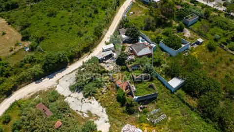 Terreno urbano com ruina - alenquer