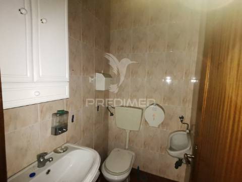 Loja de excelente visibilidade em  torres novas