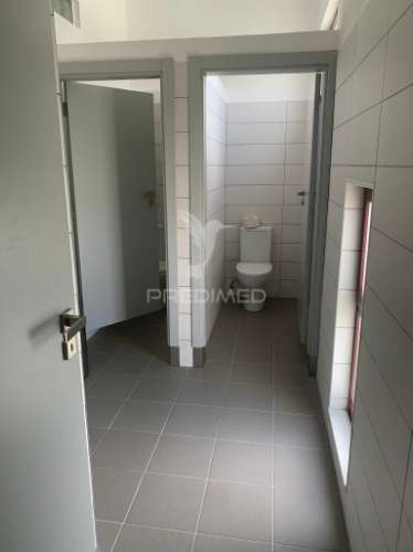 Escritórios amplos e espaçosos em évora