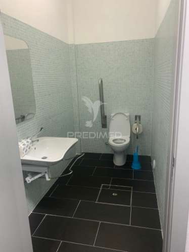 Escritórios amplos e espaçosos em évora