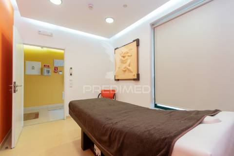 Loja com 335m2 no centro da cidade de olhão