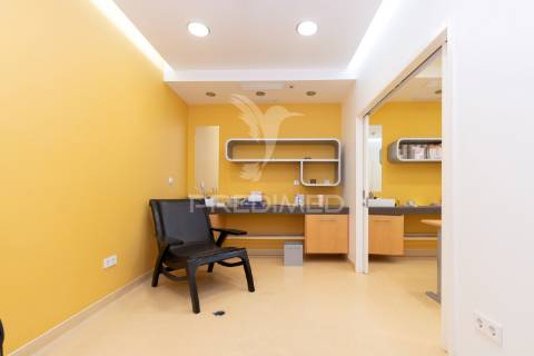 Loja com 335m2 no centro da cidade de olhão