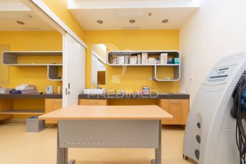 Loja com 335m2 no centro da cidade de olhão