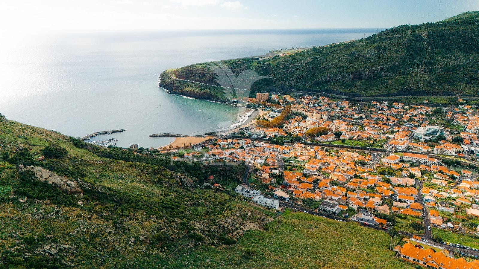 Terreno com área 20.800 m2 para investimento em machico