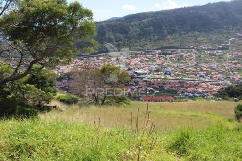 Terreno com área 20.800 m2 para investimento em machico