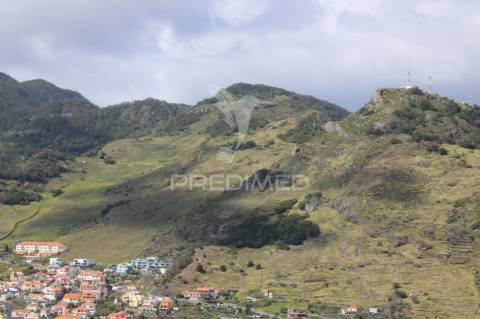 Terreno com área 20.800 m2 para investimento em machico