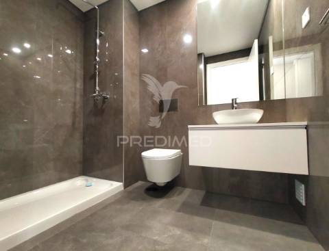 Apartamento t3 | neudel/águas livres | 3º piso