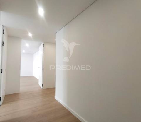 Apartamento t3 | neudel/águas livres | 3º piso