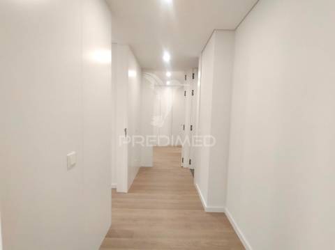 Apartamento t3 | neudel/águas livres | 3º piso