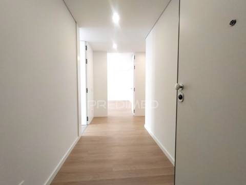 Apartamento t3 | neudel/águas livres | 3º piso