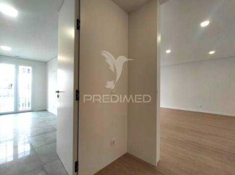 Apartamento t3 | neudel/águas livres | 3º piso