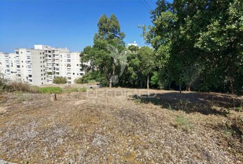 Terreno urbano com projeto aprovado para moradia de luxo - santarém