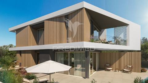 Lote de terreno para construção de moradia com + de 300m2 e piscina